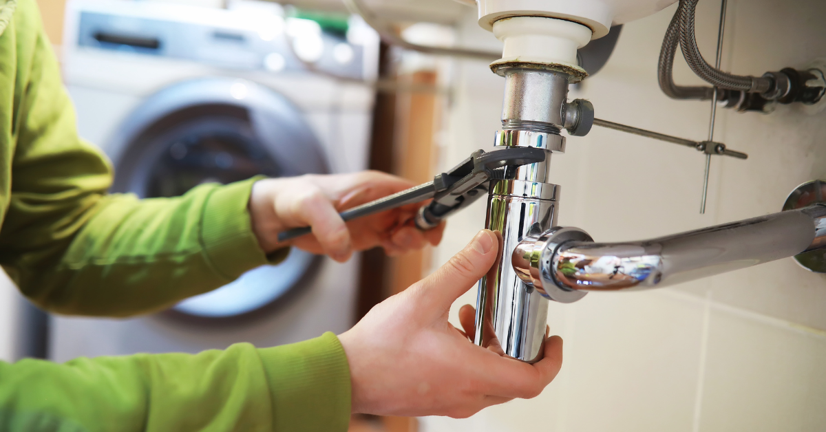 Top 7 Qualities to Look for in Plumbing and Drain Professionals